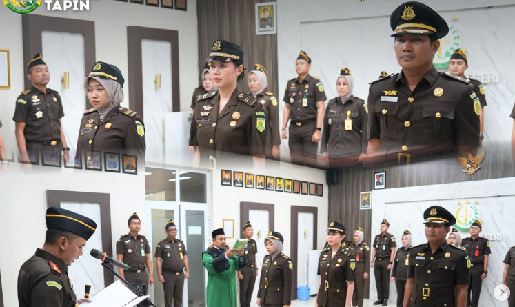 PELANTIKAN DAN PENGAMBILAN SUMPAH JABATAN ESELON IV DAN ESELON V KEJAKSAAN NEGERI TAPIN
